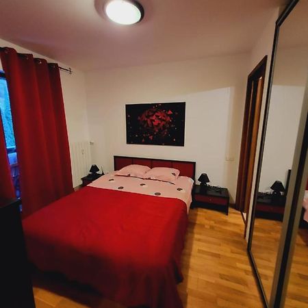 Emma Apartament シナヤ エクステリア 写真